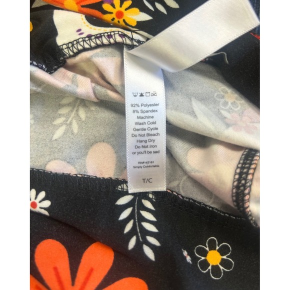 LuLaRoe Leggings Skull Floral Halloween Print tall and curvy size 12-18 - Picture 7 of 7